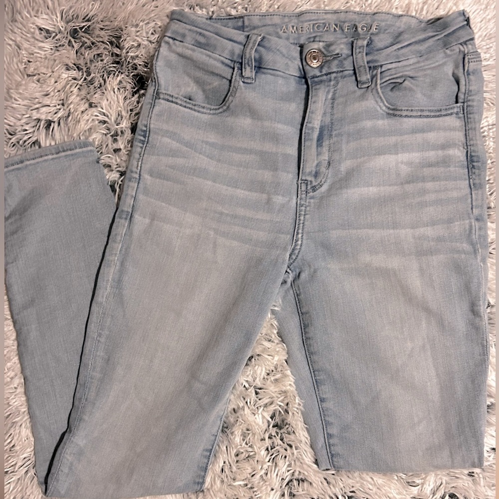 American Eagle Curvy Hi-Rise Jegging in size 6, light wash denim